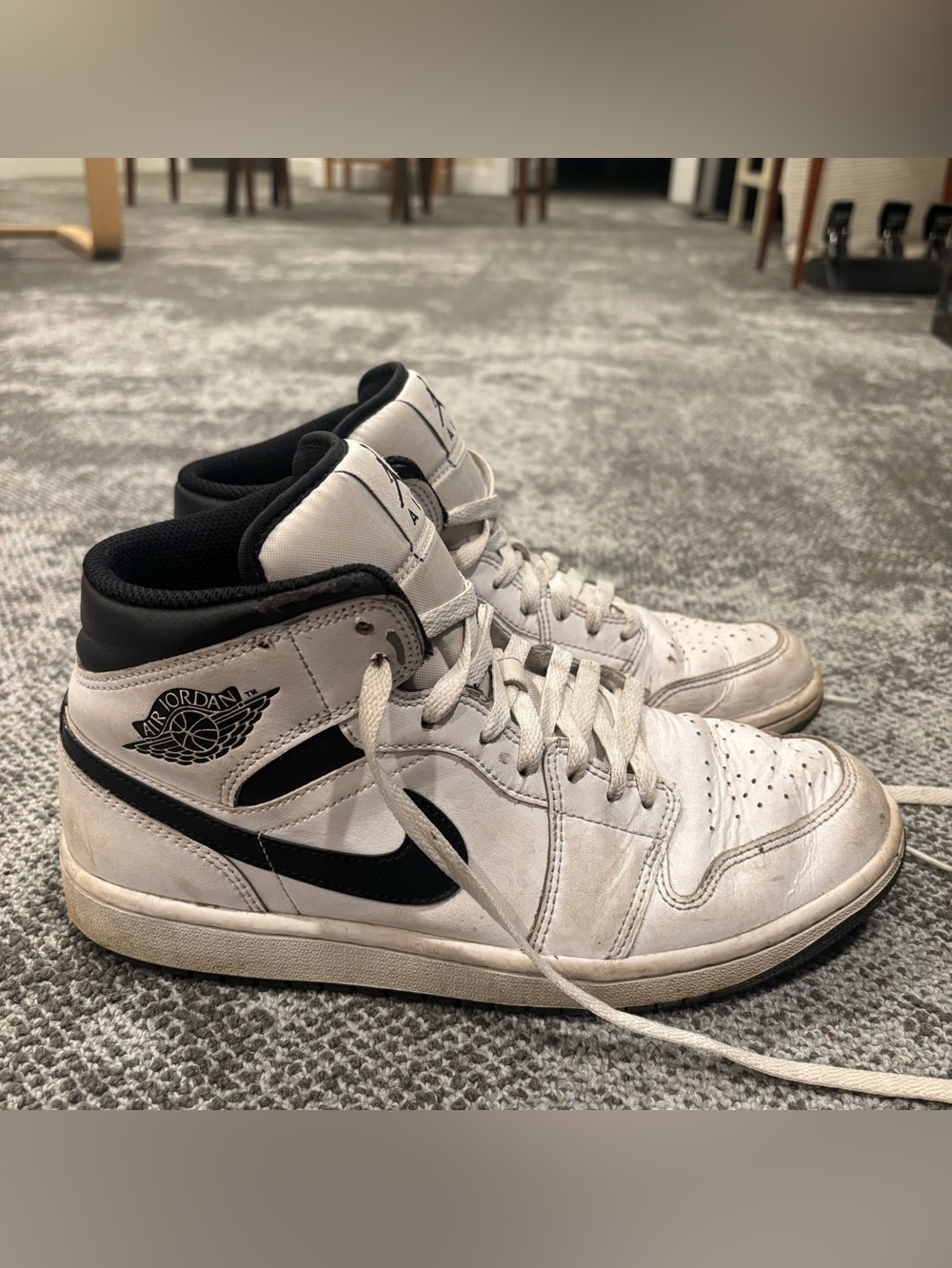 Jordan 1 Mid Reverse Panda Shoes Mens U.S. 9